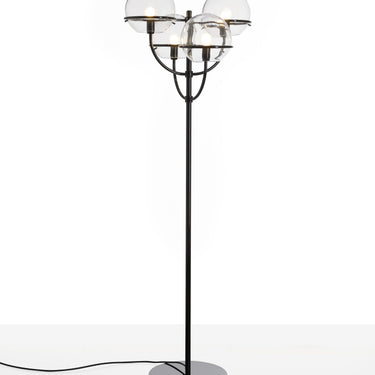 Oluce Lyndon 351 small outdoor floor lamp in black, studio shot