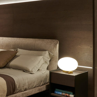 Alba 265 ambient table lamp by Oluce with universal dimmer for home office lighting