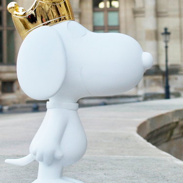 Snoopy Crown by Leblon Delienne, White & Gold colorway, 31 cm – image 4