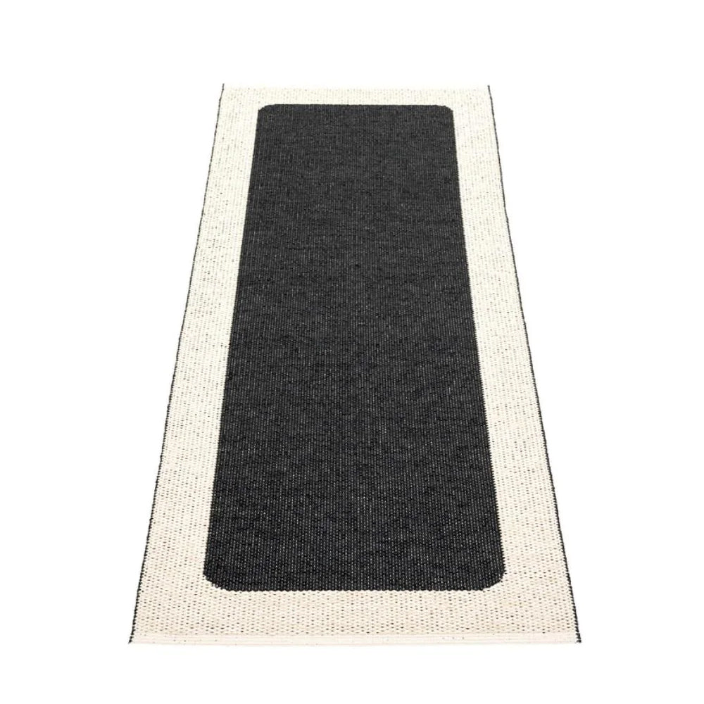 Pappelina Rug Ilda Black