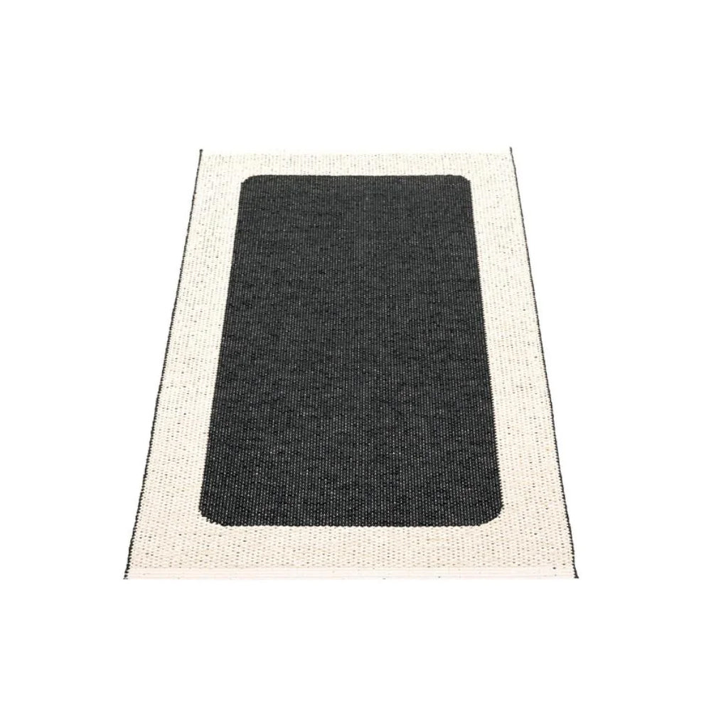 Pappelina Rug Ilda Black