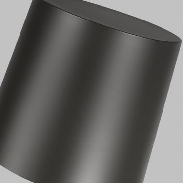 Wet-rated LED outdoor floor lamp ideal for restaurant patios and outdoor bar spaces
