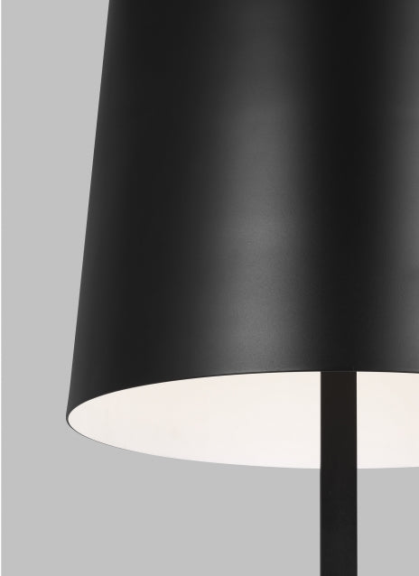 Lucia Outdoor Large Floor Lamp | Visual Comfort Modern