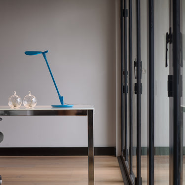 Koncept Splitty Warm Light Matte Pacific Blue Desk Base