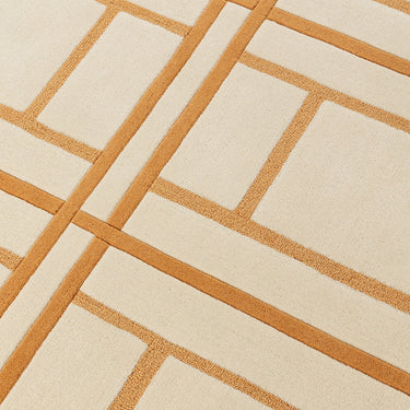Eclisse wool rug in Yellow, close-up of the pile texture