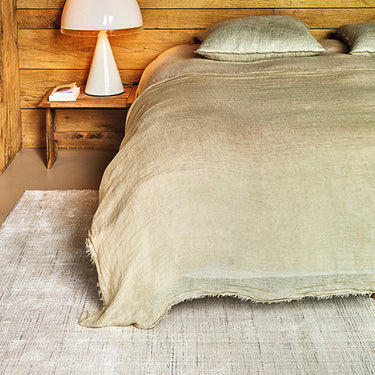 Dotty wool rug in Craie, full view