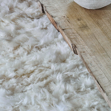 Toison wool rug, close-up detail