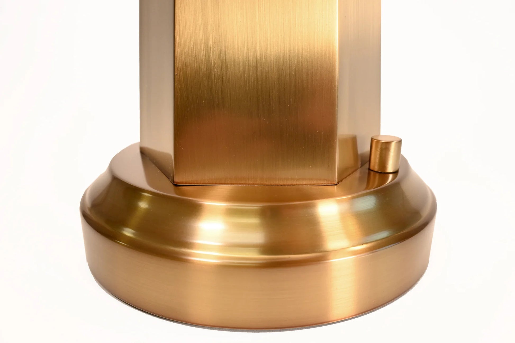 Modern Lantern Battery-Powered Table Lamp