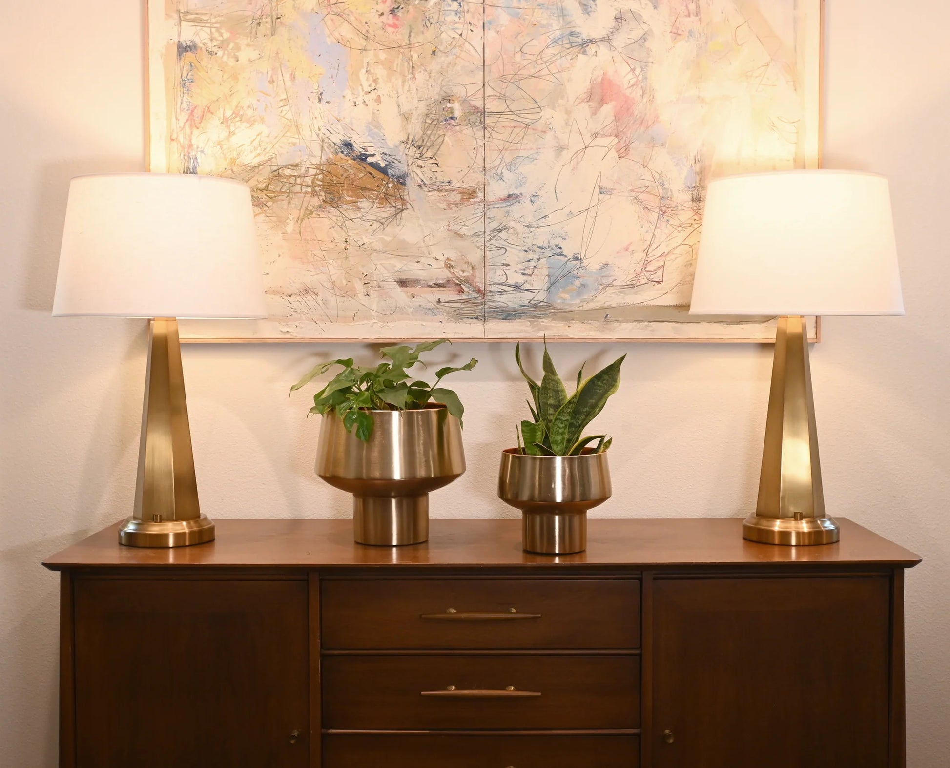 LoftModern Battery-Operated Table Lamp