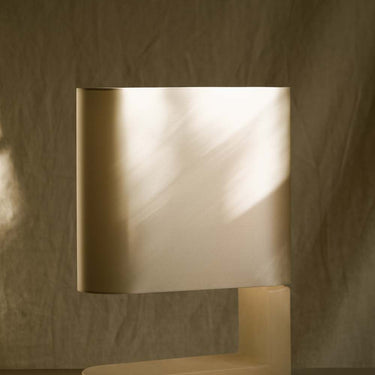Columbo table lamp in a styled interior, view 2