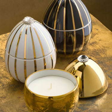 Ladenac Bois de Russie 220 g egg – Gold egg opened to show the candle inside