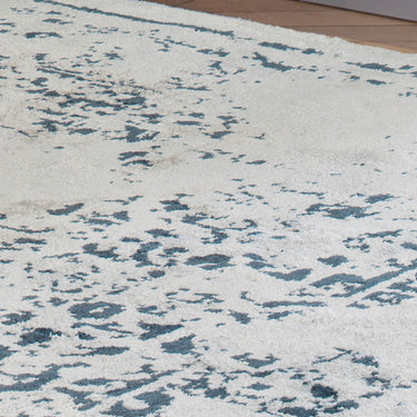 Mirage viscose rug, full view