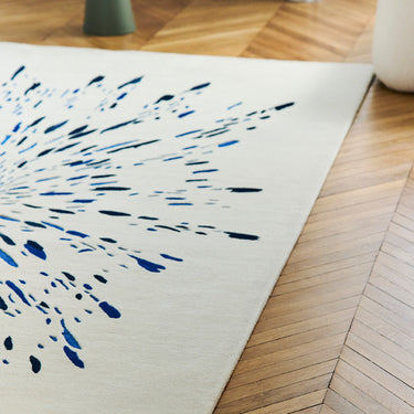 Paint wool rug in Blue, close-up detail