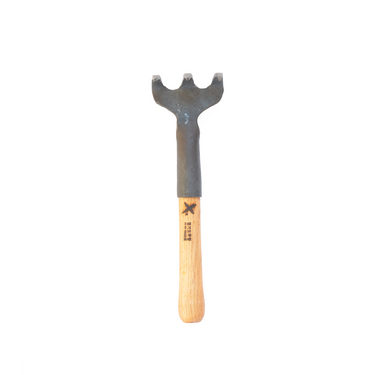 Three-Tine Hand Cultivator by Master Shin’s Anvil – detail 3