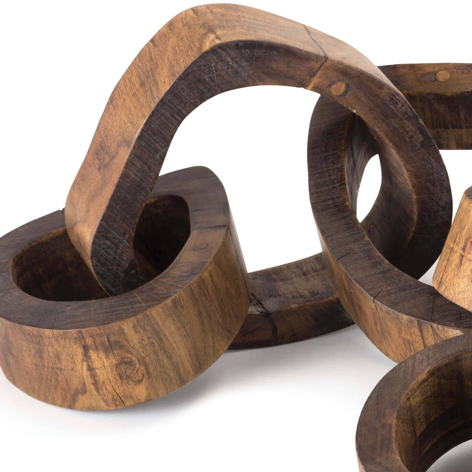 Wooden Links Centerpiece by Regina Andrew