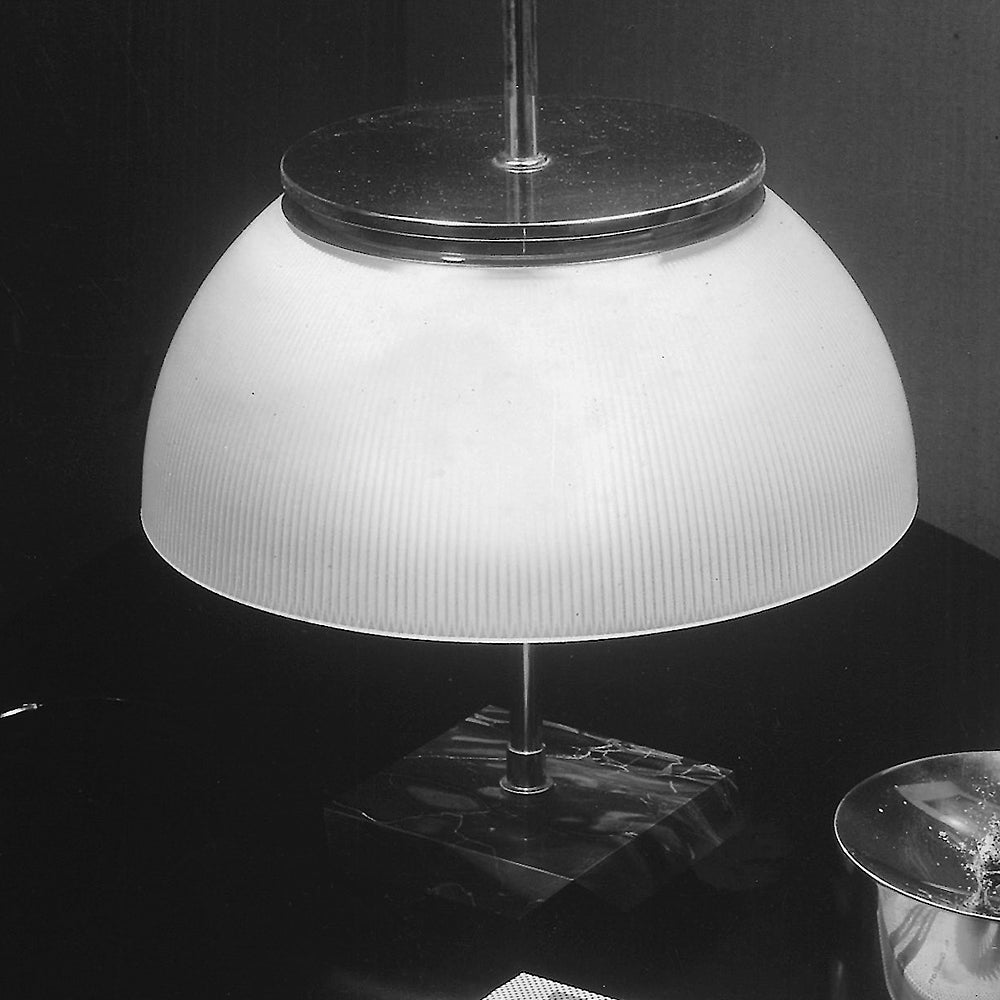 Elegant Table Lamp with Vintage Charm - Artemide Alfa