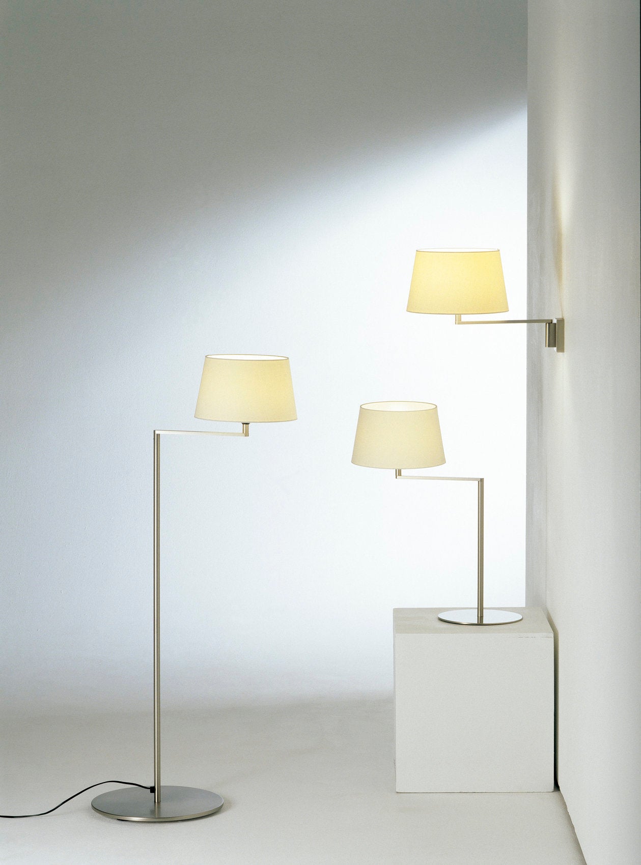 Santa & Cole Americana Wall Lamp