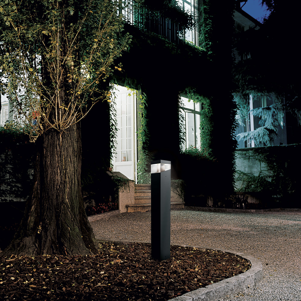 Artemide Tetragono 90 Outdoor Floor Lamp