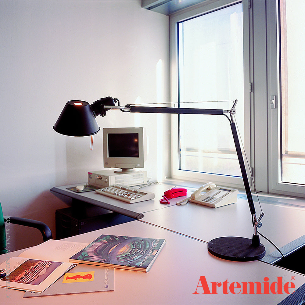 Tolomeo Classic Whtie Table Lamp TOL000 by Artemide - LoftModern