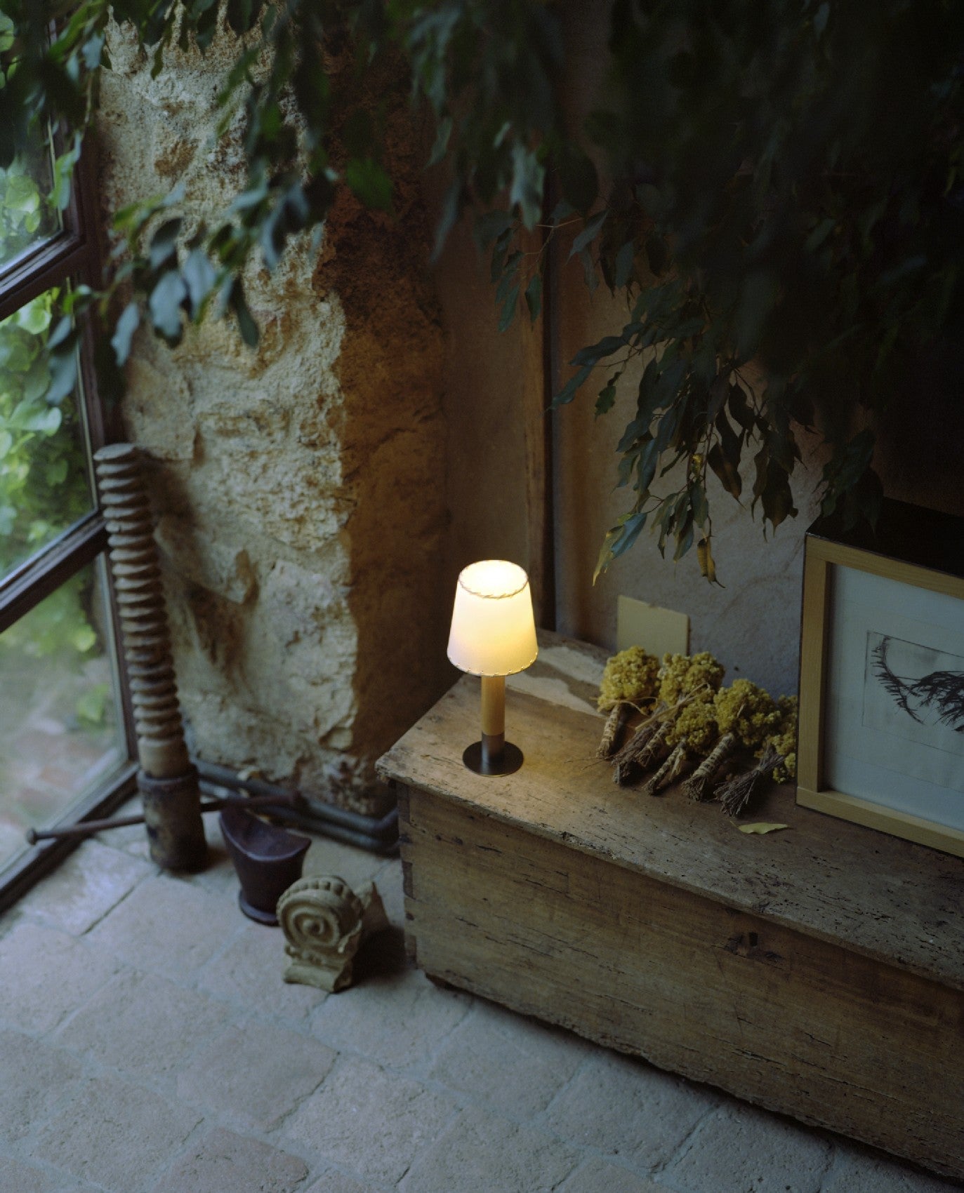 Santa & Cole Basica Minima Table Lamp