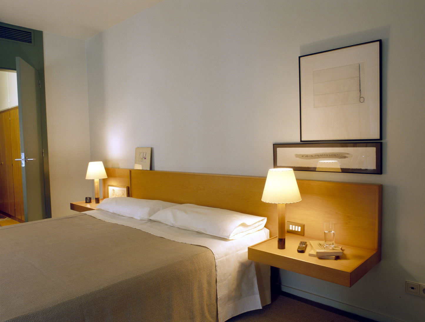 Santa & Cole Basica M1 Table Lamp