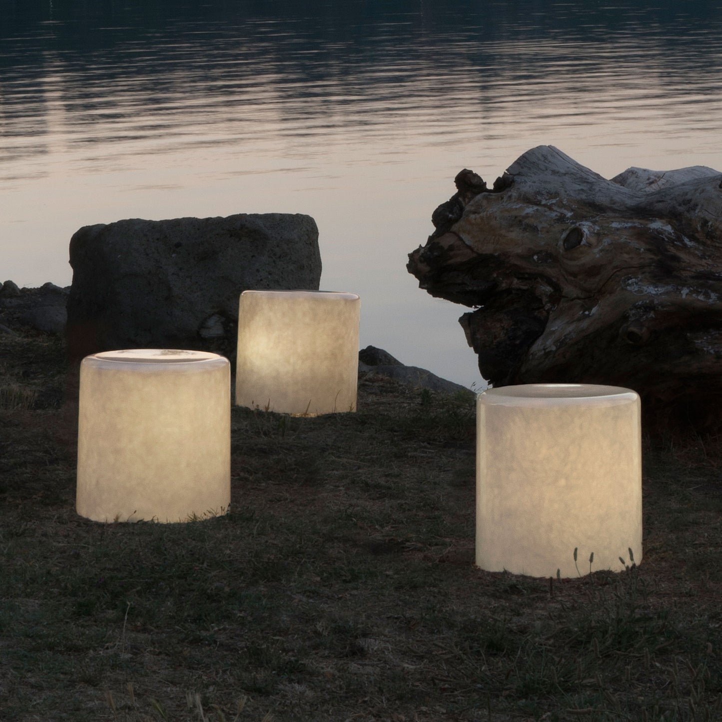 In-Es Art Design Bin F Nebula Outdoor Floor Lamp
