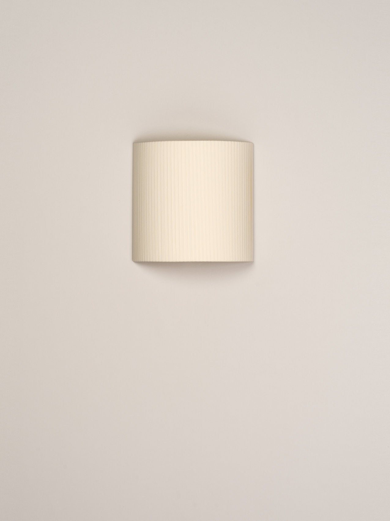 Santa & Cole Comodin Cuadrado Wall Lamp