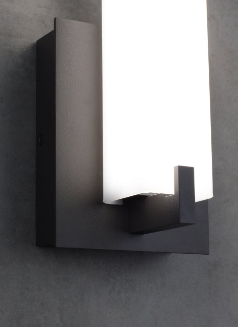 Cosmo 12 LED Outdoor Wall Sconce | Visual Comfort Modern