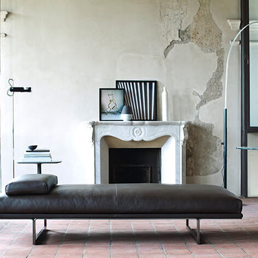 Italian designer floor lamp with lacquered metal base and E27 socket