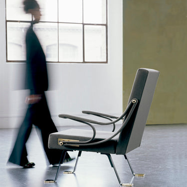 Santa & Cole Digamma Armchair