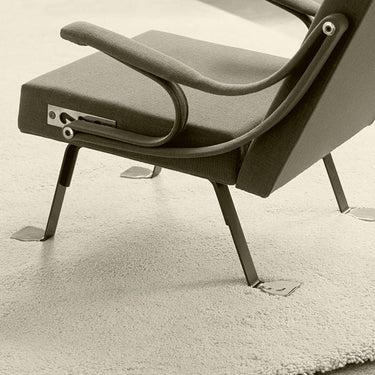 Santa & Cole Digamma Armchair