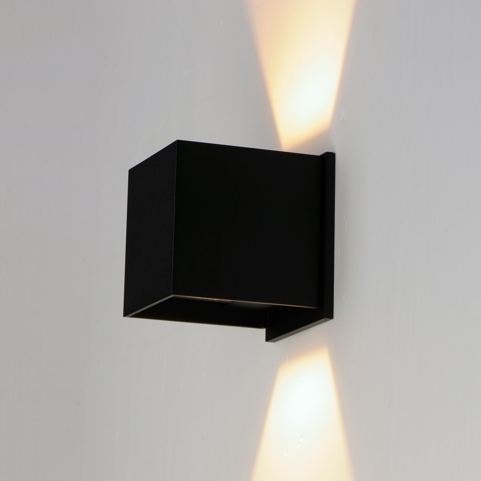 ET2 Alumilux: Cube LED Outdoor Wall Sconce