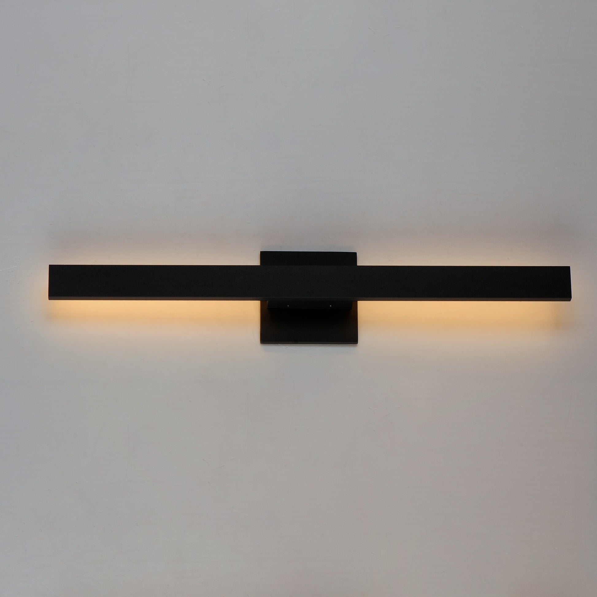 ET2 Alumilux: Line 24" LED Outdoor Wall Sconce