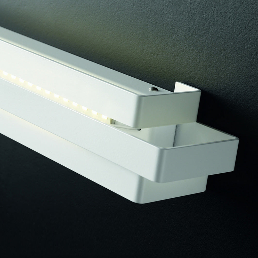 Escape 110 LED Wall Light by Karboxx
