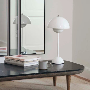 &Tradition Flowerpot Table Lamp VP3