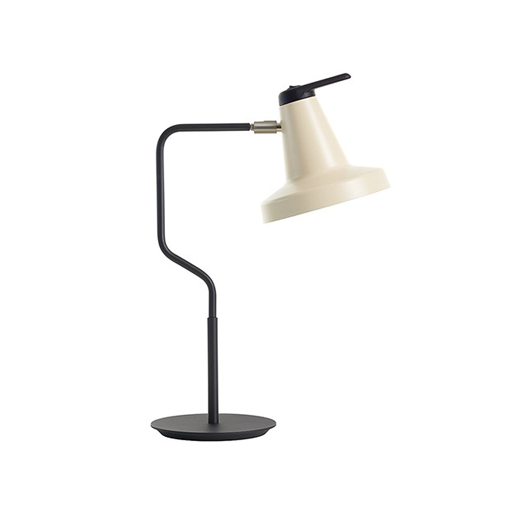 Nutcreatives Design - Garçon Table Lamp by Carpyen