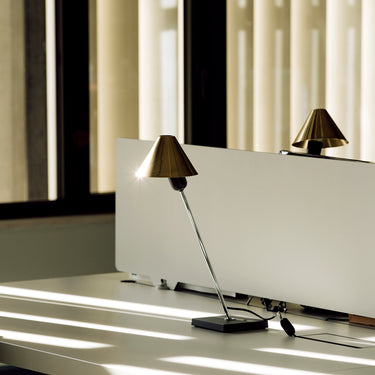 Santa & Cole Gira Table Lamp
