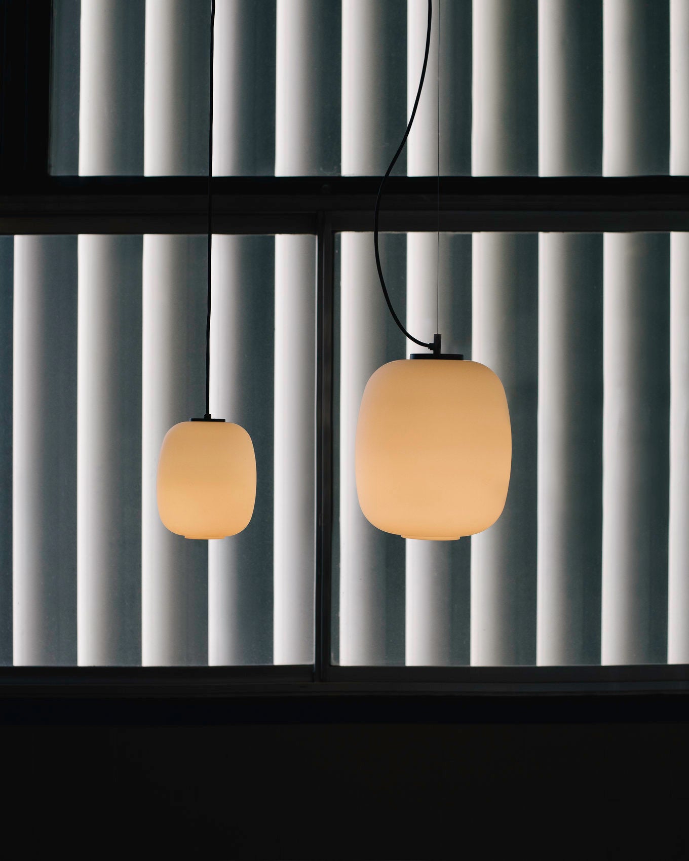 Santa & Cole Globo Cesta Pendant Light