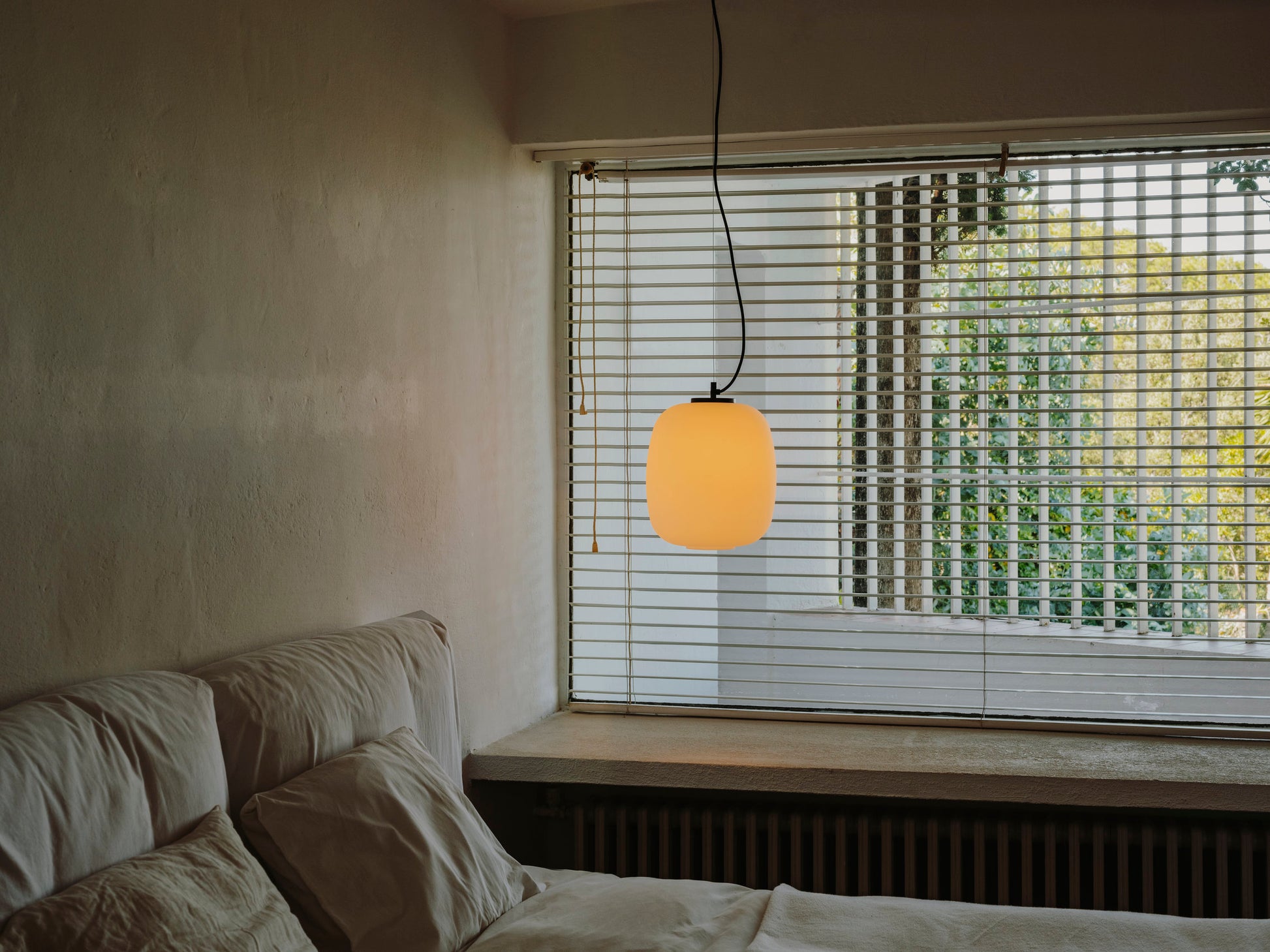 Santa & Cole Globo Cesta Pendant Light