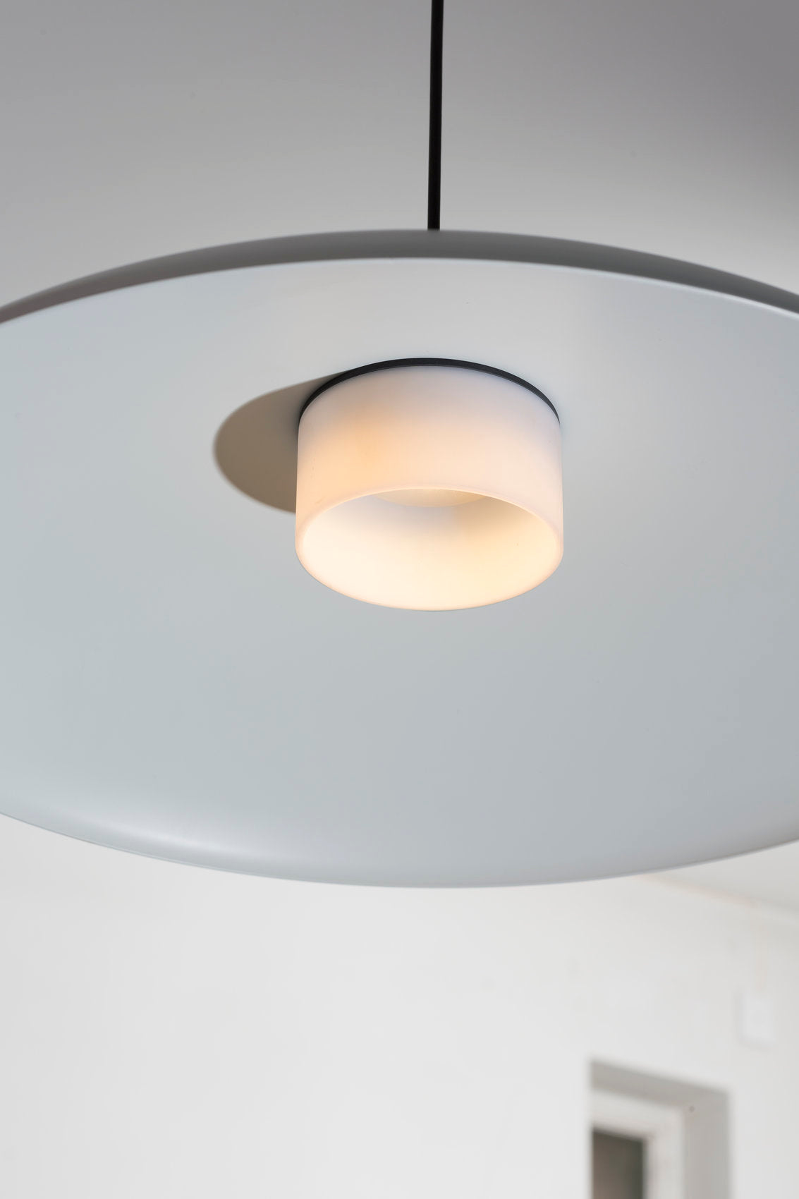 Santa & Cole HeadHat Plate M Pendant Light