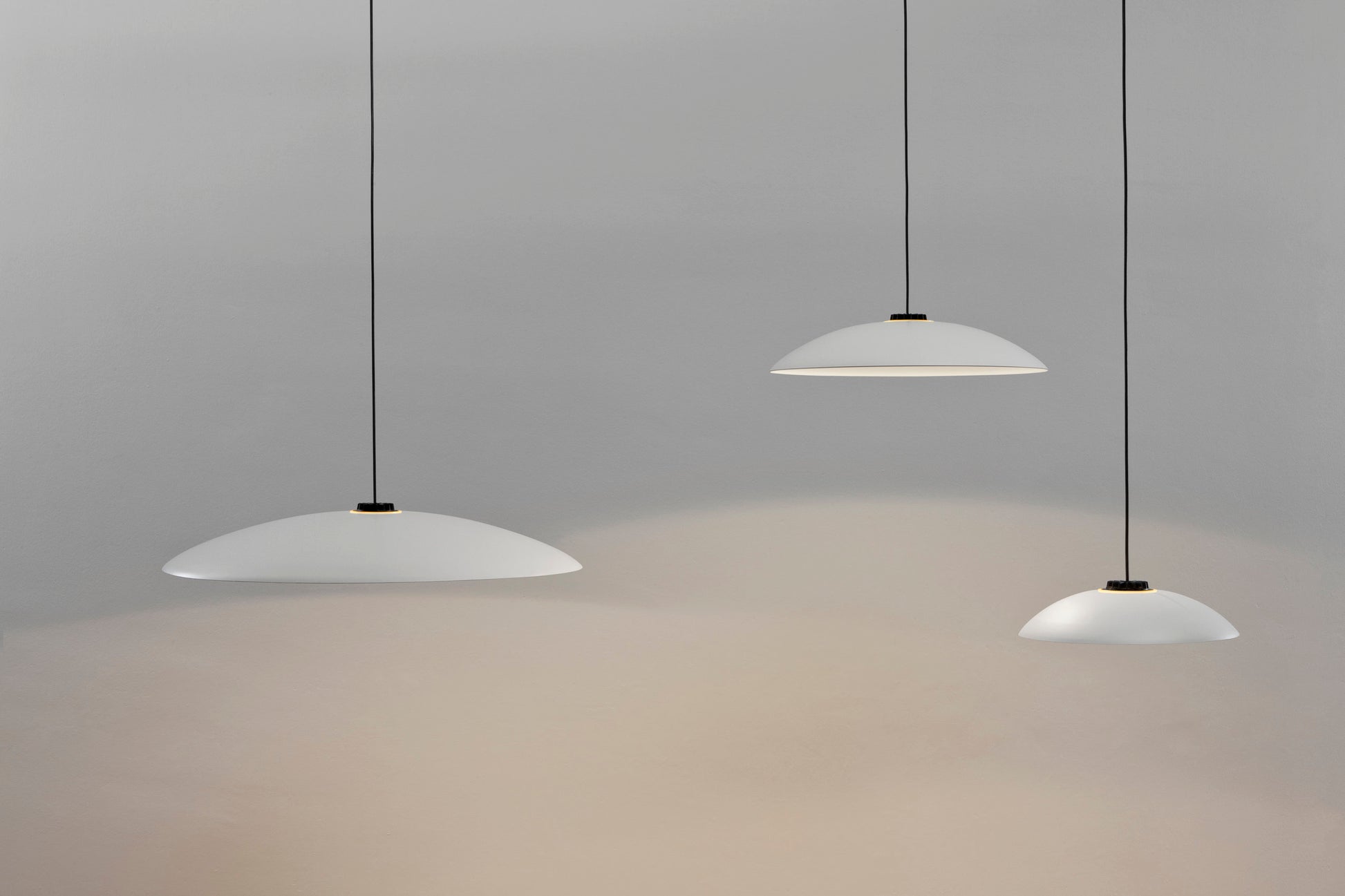Santa & Cole HeadHat Plate M Pendant Light