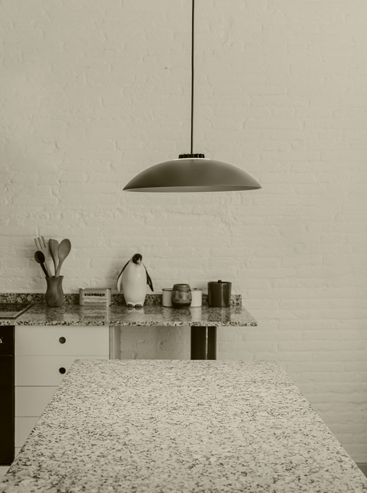 Santa & Cole HeadHat Plate M Pendant Light