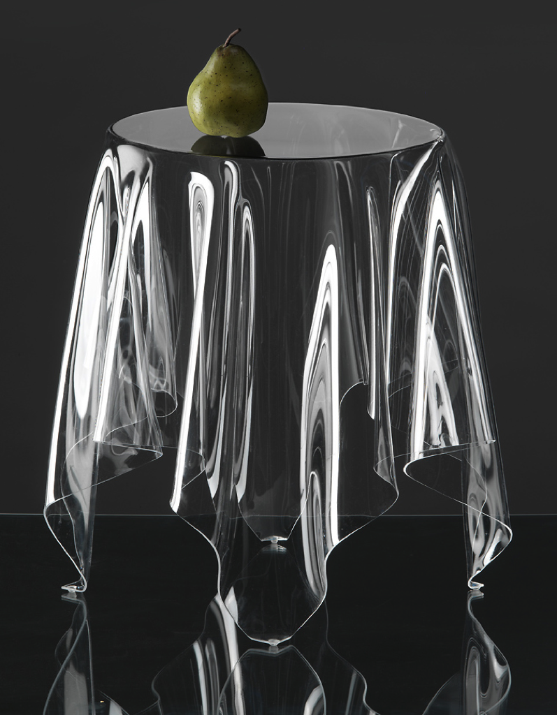 Illusion Table Clear of Essey - LoftModern