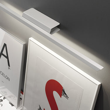 Lineal Led Wall Light by Carpyen