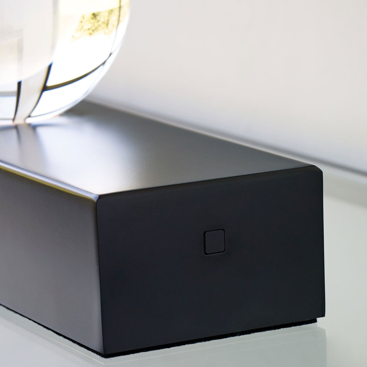 Mina Table Lamp - New | Visual Comfort Modern