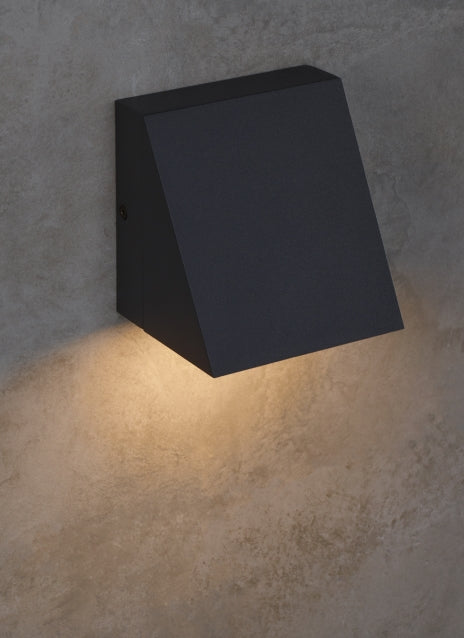 Pitch Single Wall LED | Visual Comfort Modern