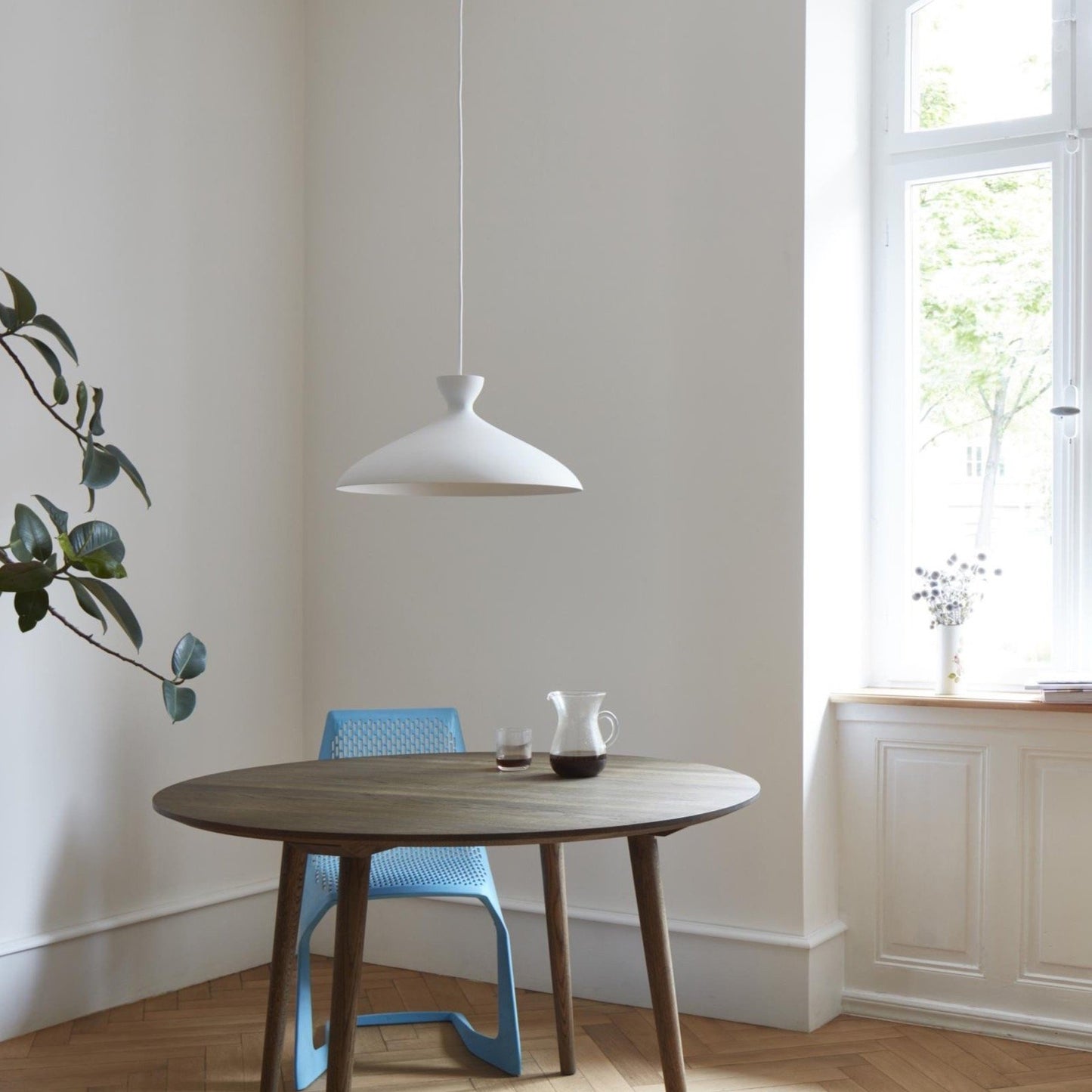 Pretty - Wide White Pendant Light of Nyta