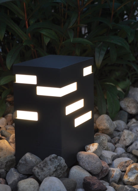 Revel 8 Outdoor Path Light | Visual Comfort Modern