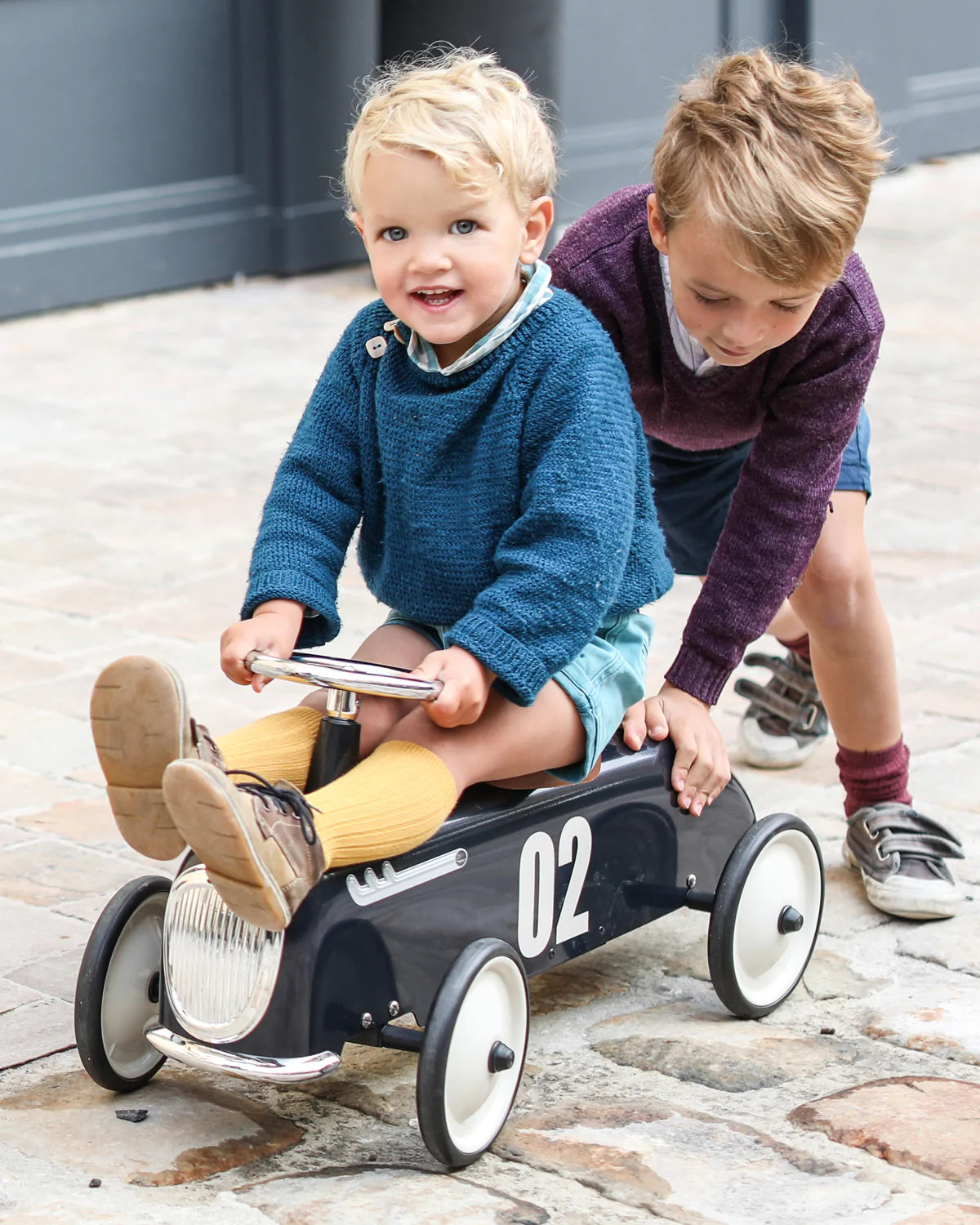 Blue ride on toy discount