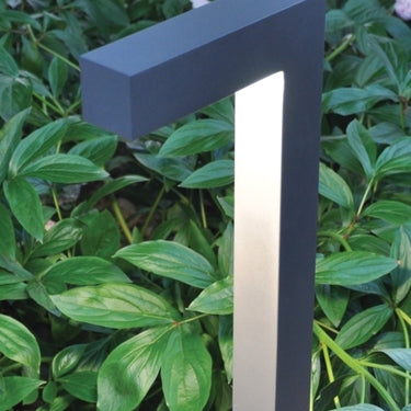 Strut LED Outdoor Bollard | Visual Comfort Modern